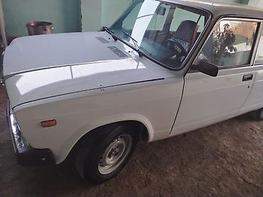 disk ve tekerler type 1: VAZ 2107 sedan – klassik arxaötürücülü model. - Kuzov: ağ rəng, xrom — 3