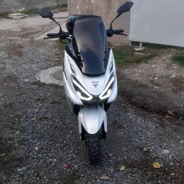 Скутеры: Скутер Yamaha, 180 куб. см, Бензин, Б/у