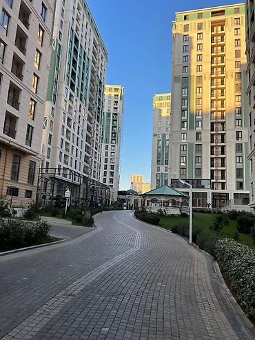 Mənzillər: Şəhərin ən prestijli yaşayış komplekslərindən biri olan Zümrüd — 3