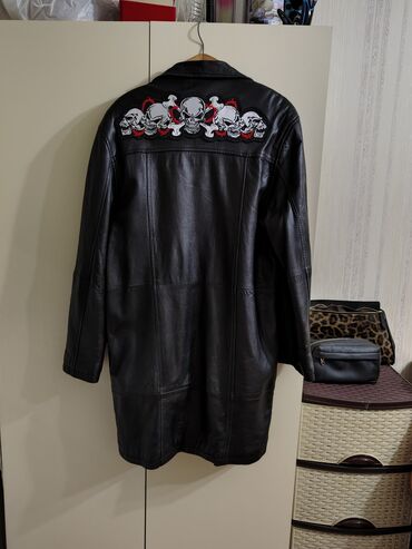 Köynəklər: Temiz deri plaş, Bayker fashion
60 azn aşağı yeri var