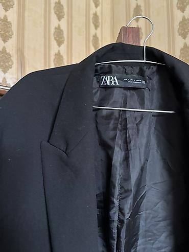 kisi cins salvar modelleri: ZARA qadın kostyumu – qara rəngdə klassik üslub - Brend: ZARA — 2