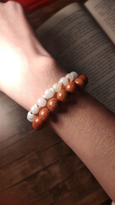 Muncuqlar: Qolbağlar təbii daşlardan. qiymət daşa və ölçüyə gorə. Muncuq dəsti – — 13