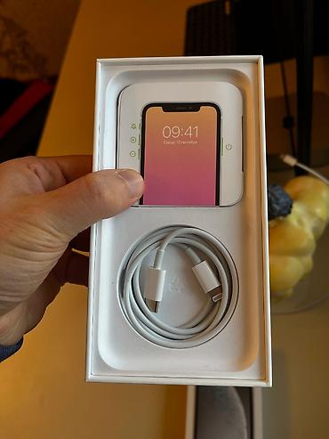 Apple iPhone: IPhone Xs, 64 GB — 12