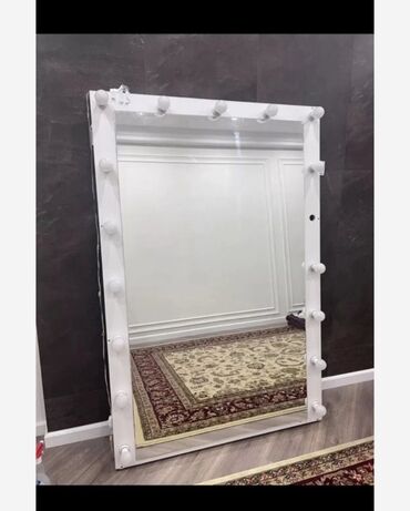 эластичное зеркало: Зеркало в полный рост с подсветкой в стиле гримерного. - Вертикальная