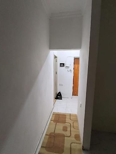 Daşınmaz əmlak: Binəqədi Sentralnide 3mertebli binanın 1 ci mertebesinde 2 otaqlı ev — 2