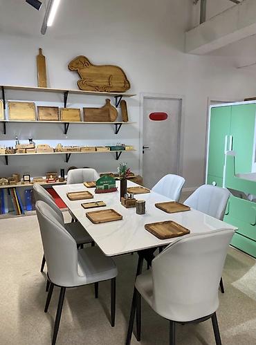 Кухонные столы: Обеденный стол с керамической столешницей под белый мрамор - — 5