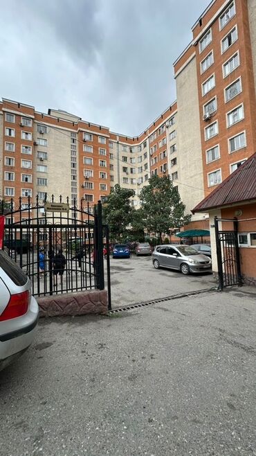 ош квартира стучный: 2 бөлмө, 70 кв. м, Дизайнердик ремонт