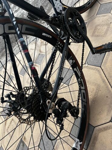 Шоссейные велосипеды: Шоссейный велосипед, Рама M (156 - 178 см), Б/у — 7