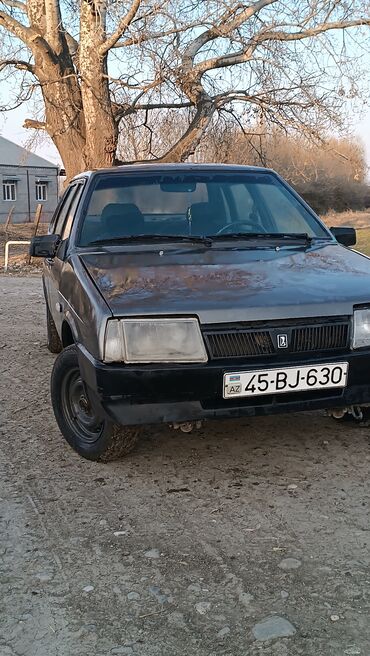 samovar satilir: ВАЗ (ЛАДА) 21099: 1.6 л | 1992 г. | 99999 км Седан