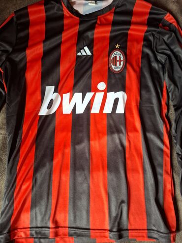 İdman formaları: Satılır Hamısı S razmerdi. 180+ 70+ Çəkiyə uyğun gəlir Kolleksiya — 13