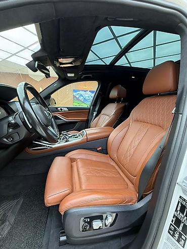 авто в такси: BMW X7: 2021 г., Автомат, Кроссовер — 5