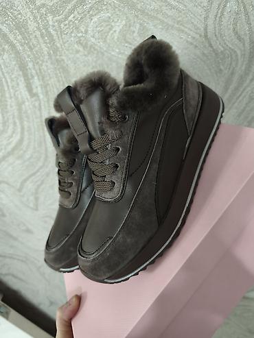 merrell кроссовки: Зимние женские кроссовки с мехом Лёгкие, очень красиво смотрятся на — 1