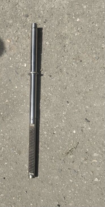 Kardan valları: Kardan valı, avtomobilin ötürmə sisteminin bir hissəsidir. Bu detal — 10