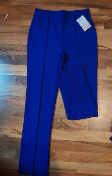 Pantalone: Ženske pantalone u jarko plavoj (kraljevsko plavoj) boji. - Model — 12