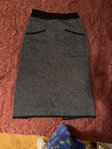женские прямые юбки: S (EU 36), M (EU 38)