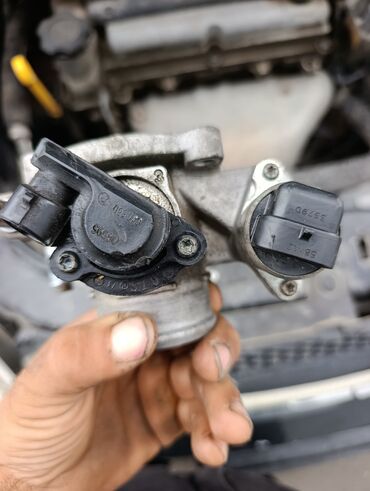 прокладка впускного коллектора: Zaslonka Chevrolet 250 2011 il, Ünvandan götürmə