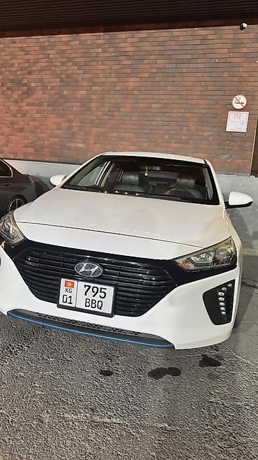 camry universal: Hyundai Ioniq: 2017 г., 1.5 л, Автомат, Гибрид, Хэтчбэк — 1