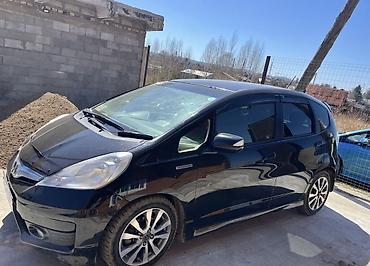 Honda: Honda Fit: 2012 г., Вариатор, Гибрид, Хэтчбэк — 3
