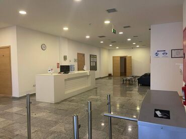 Ofislər: Nərimanov rayonunda, Ziya Bünyadov prospektində, 45 kv/m-lik obyekt — 6