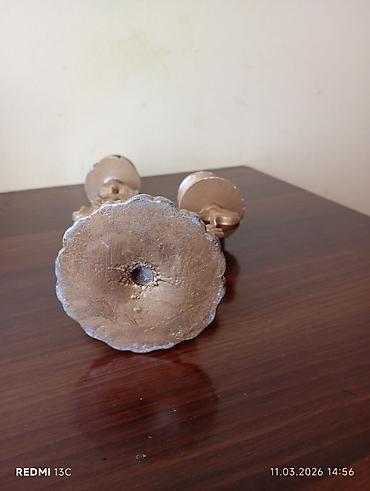 Şamdanlar: İki şamlıq yuvası olan dekorativ şamdan - Material: metaldən tökmə - — 4