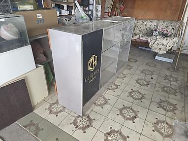 parfum vitrine: Şüşə vitrin-barmaq masası - Material: ön və yan panellər temperli — 4