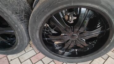 резина на делику: Дөңгөлөктөр монтажда 285 / 45 / R 22, All-season, Колдонулган, Комплект, Жеңил унаалар