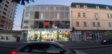 Kommersiya daşınmaz əmlakının satışı: Xırdalanda Ümumi sahəsi 800 kvm 4 mətəbəli obyekt satılır. Hazırda — 14