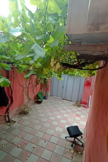 Uzunmüddətli kirayə mənzillər: Masazır dairəsində əsas yola yaxın Addelni həyət evində Bəy otaq -da lalafo.az — 1 Uzunmüddətli kirayə mənzillər: Masazır dairəsində əsas yola yaxın Addelni həyət evində Bəy otaq — 1