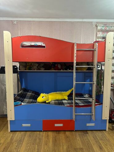 2 этажный кровать: Двухъярусная кровать, Для девочки, Для мальчика, Б/у