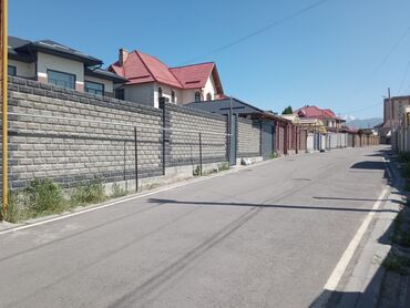 проекты двухэтажных домов в кыргызстане: 180 м², 5 комнат, Требуется ремонт Без мебели
