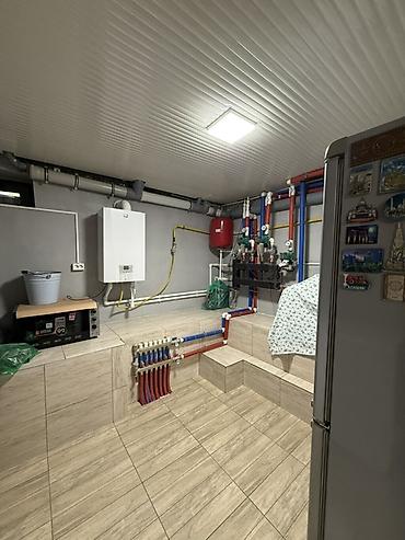 Продажа коттеджей и домов: 6 комнат и более, 300 м², 3 соток, Бишкек, Риэлтор — 24