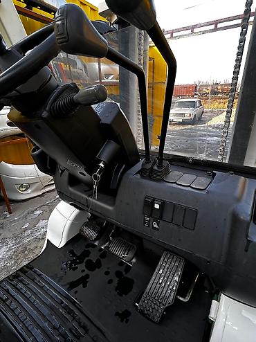 Погрузчики: Погрузчик, 2009 г. — 6