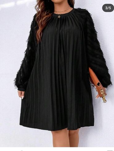 crna šljokičasta haljina: XL (EU 42), 2XL (EU 44), 3XL (EU 46), color - Black, Oversize, Long sleeves