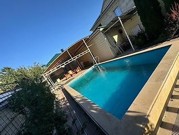 Продажа коттеджей и домов: Продается шикарный дом в ж/м Киргизия-1! (500 метров от проспекта — 18