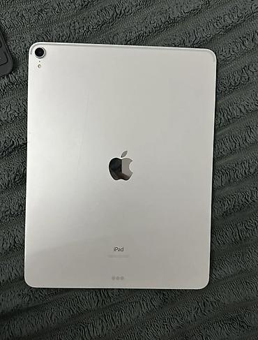 чехол ipad pro: Планшет, Apple, память 64 ГБ, 12" - 13", Wi-Fi, Б/у, Классический цвет - Серебристый — 3