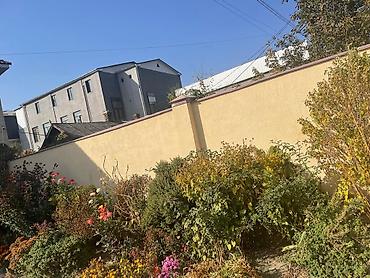 Үйлөрдү сатуу: 6 бөлмө жана андан көп, 131 м², 7 соток, Бишкек, Аламедин базары Менчик ээси — 6