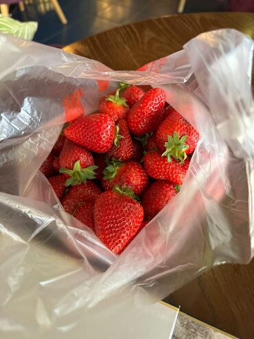 Фрукты и ягоды: Семена и саженцы Клубники, Бесплатная доставка