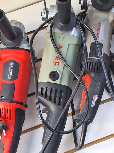 Болгарки: Углошлифовальная машина (УШМ) с эргономичным дизайном, представлена в — 9