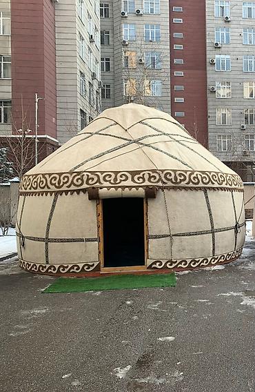 кызыл кия кыз: Боз үйлөрдү ижаралоо, Каркасы Жыгач, 85 баш, Казан, Идиш-аяк, Полу менен — 4