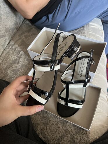 Другая женская обувь: Босоножки размер 37 Италия в идеальном состоянии