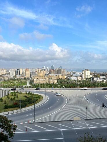 Uzunmüddətli kirayə mənzillər: Yasamal rayonu, Nərimanov Heykəlinin yanında, 9 mərtəbəli binanın 3-cü — 13