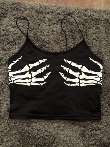 Topovi: Gotički top i bralet – set 1) Crni crop top sa tankim bretelama - — 1