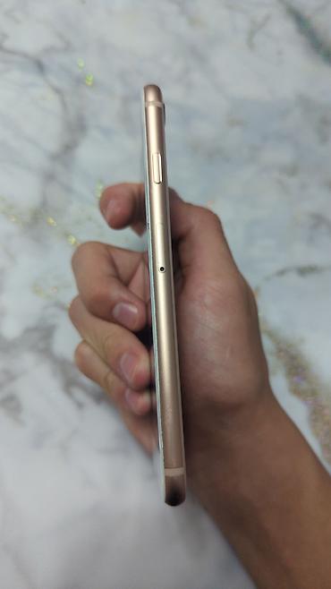socket 1155: IPhone 8, Б/у, Золотой — 4