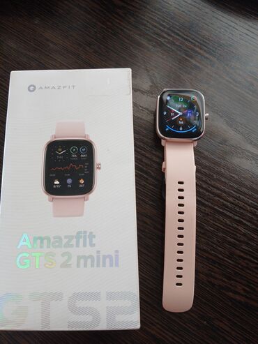 Наручные часы: Amazfit GTS mini, состояние отличное, коробка и зарядка