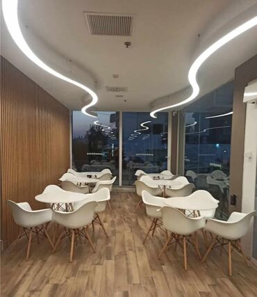 Stolice: Potpuno nove stolice sa drvenim nogarima i poprecnim metalima. Odmah na lalafo.rs — 2 Stolice: Potpuno nove stolice sa drvenim nogarima i poprecnim metalima. Odmah — 2