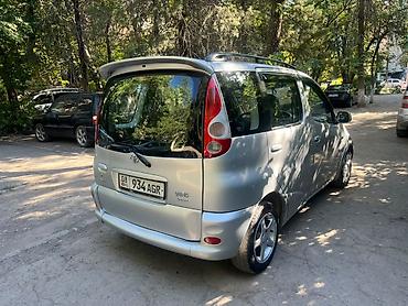 версио: Toyota Yaris Verso: 2002 г., 1.3 л, Автомат, Бензин, Универсал — 6