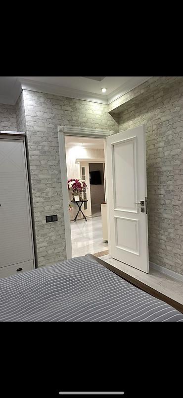 Mənzillər: Günəşli, 3 otaqlı, Yeni tikili, m. Həzi Aslanov, 130 kv. m — 9