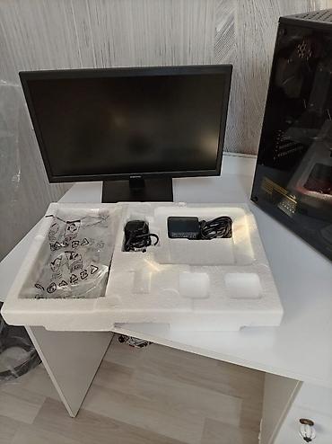 klassik telefon: Komplekt masaüstü kompüter + monitor Komponentlər: - Videokart: ASUS — 8