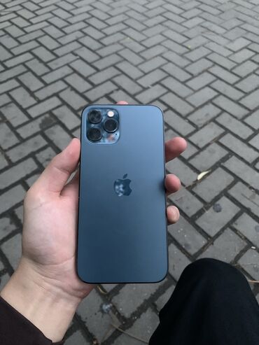 Apple iPhone: IPhone 12 Pro, Б/у, 128 ГБ, Голубой, Чехол, 77 %