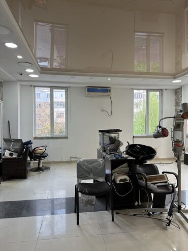оборудование салон красоты: Сдается большой кабинет для парихмахерской Площадь 45 квм2 Салон